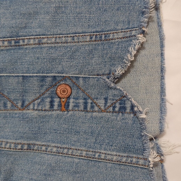 Old Navy MODIFIED Raw Hem Denim Trucker Jacket, Color Blue Size M - Picture 6 of 15